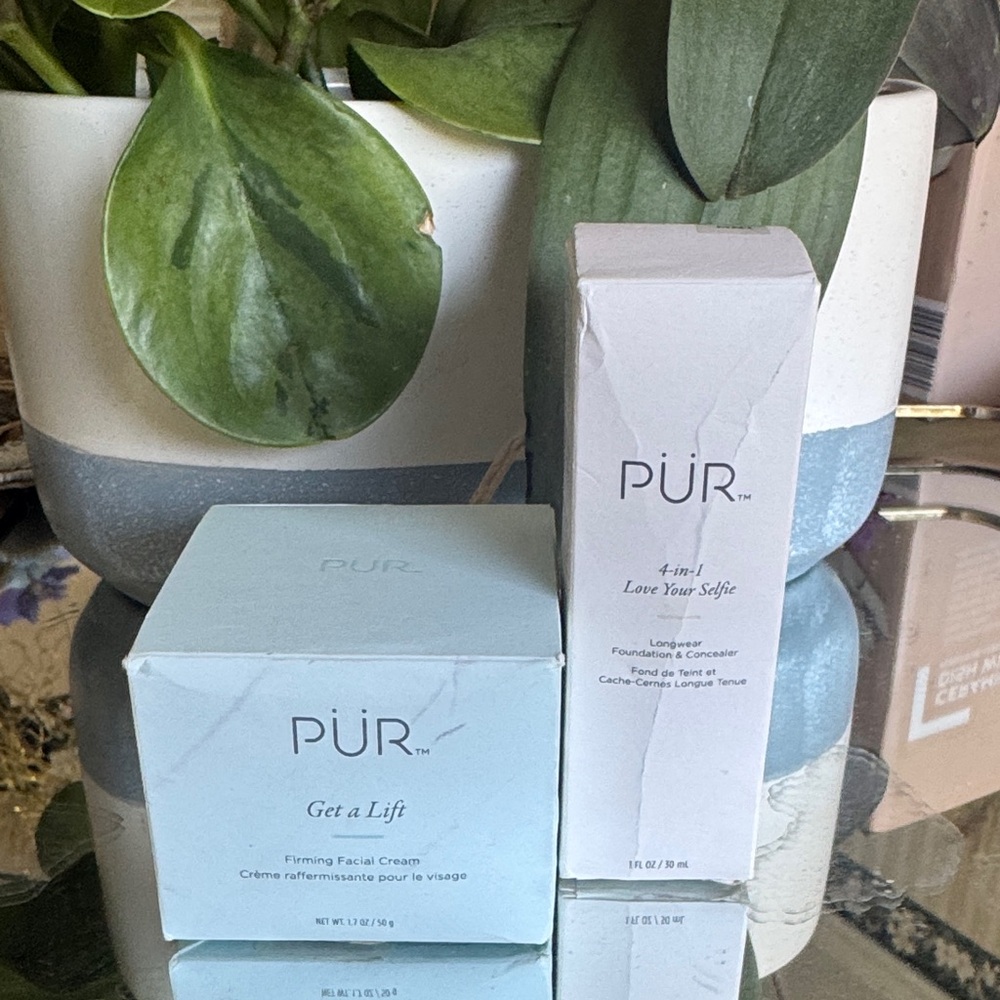 Get a Lift Firming Facial Cream & 4 in 1 love your selfie Foundation